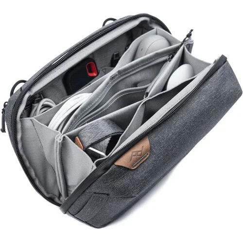 Peak Design Travel Tech Pouch (2L, Charcoal) - Image 4
