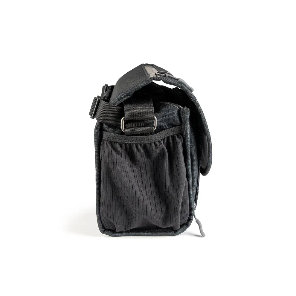 ProMaster Blue Ridge 2.0 Shoulder Bag - Large (5.8L Deep Blue) - Image 6