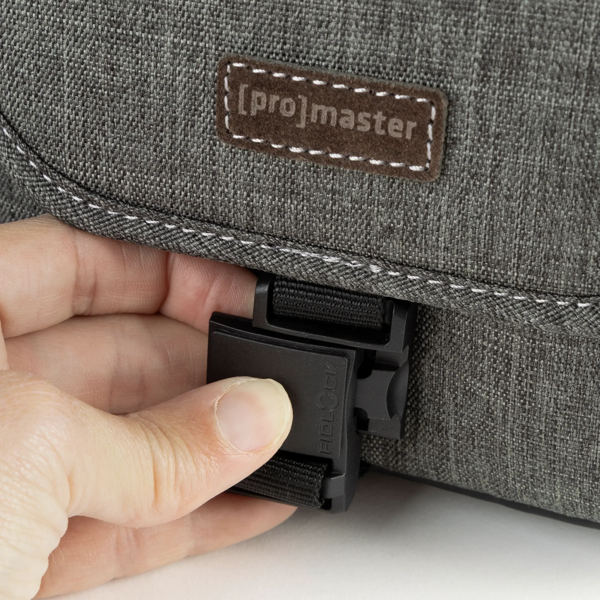 ProMaster Blue Ridge Large Shoulder Bag (5.8L) - Green - Image 9