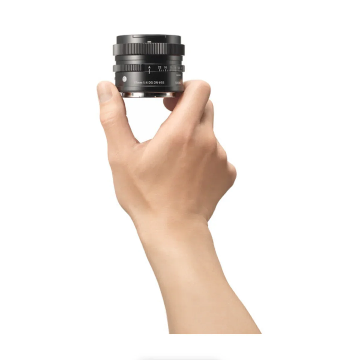 Sigma 17mm f/4 DG DN Contemporary Lens for Sony E - Image 4