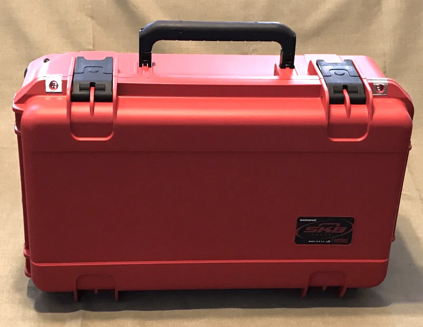 SKB iSeries 2011-7 Case with Think Tank Designed Photo Dividers & Lid Organizer (Red)