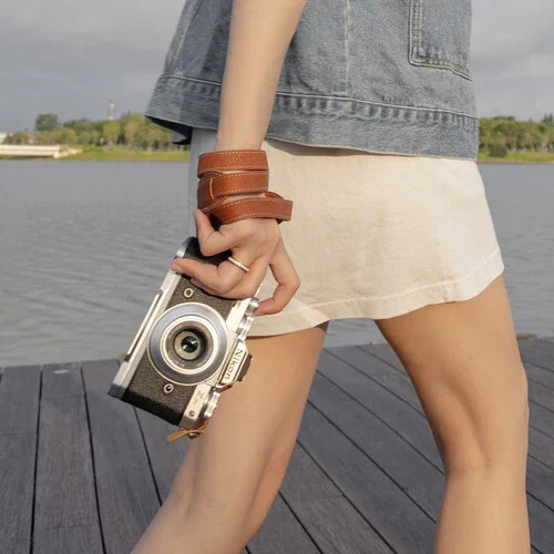 SmallRig Leather Camera Neck Strap - Image 7