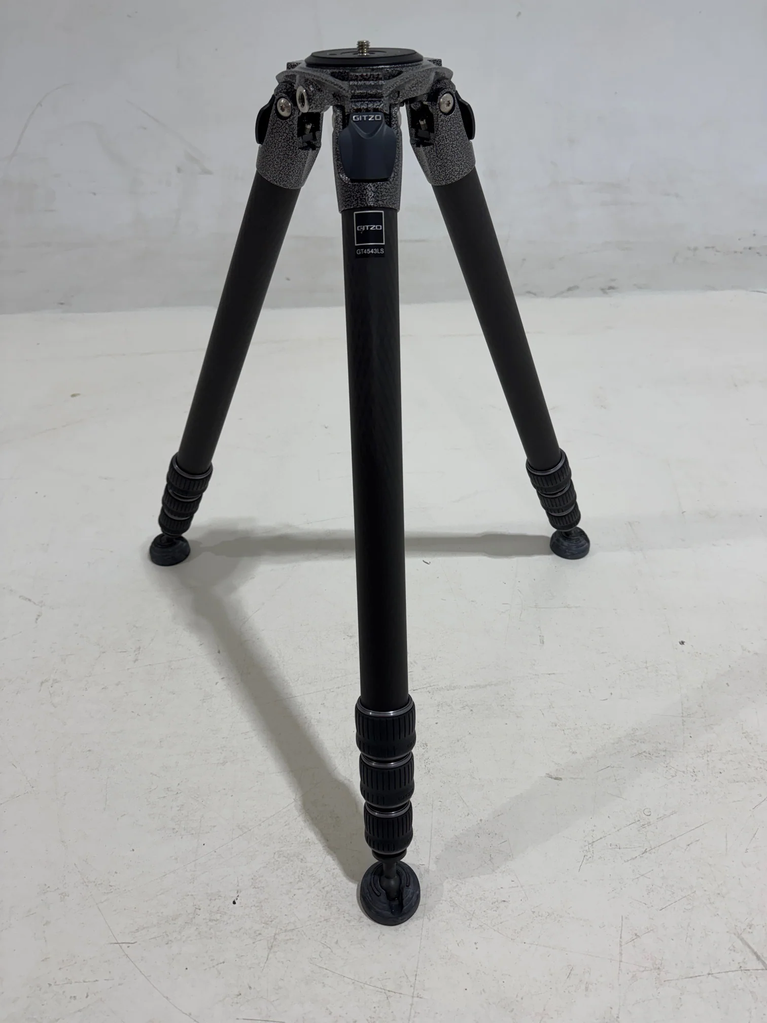 * USED * Gitzo GT4543LS Systematic Series 4 Carbon Fiber Tripod (Long) - Image 2