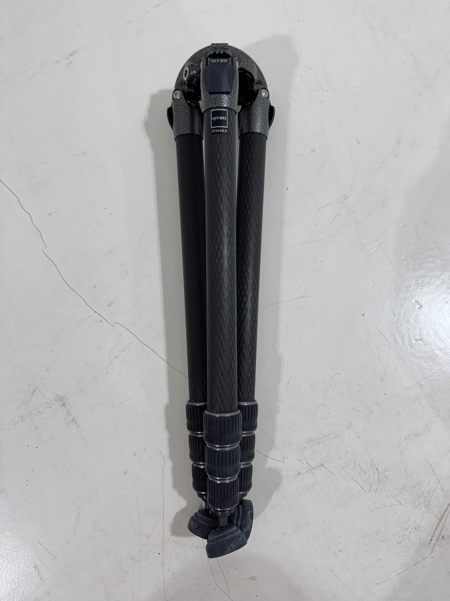 * USED * Gitzo GT4543LS Systematic Series 4 Carbon Fiber Tripod (Long) - Image 9