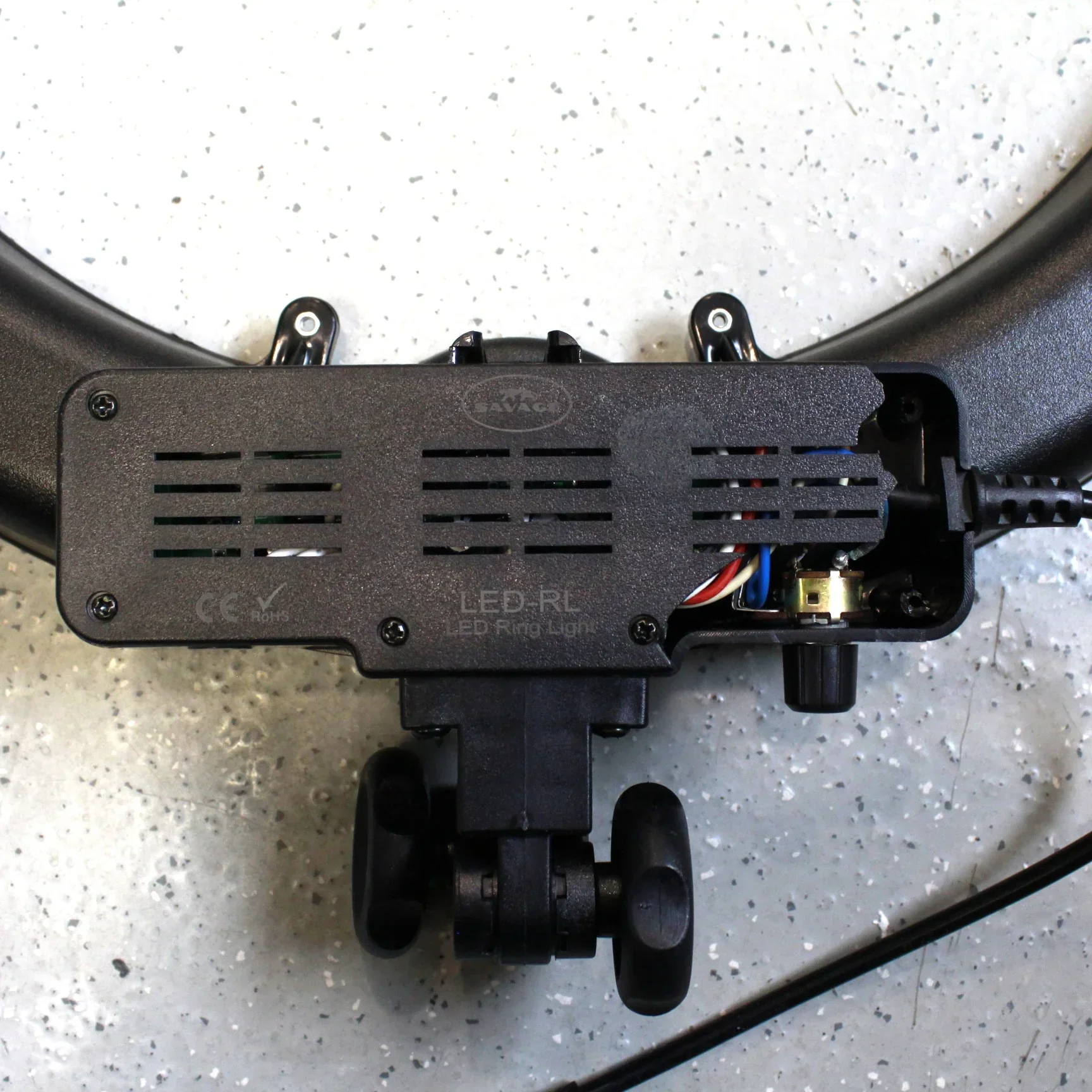 * USED * Savage Luminous Pro LED Ring Light - Image 4