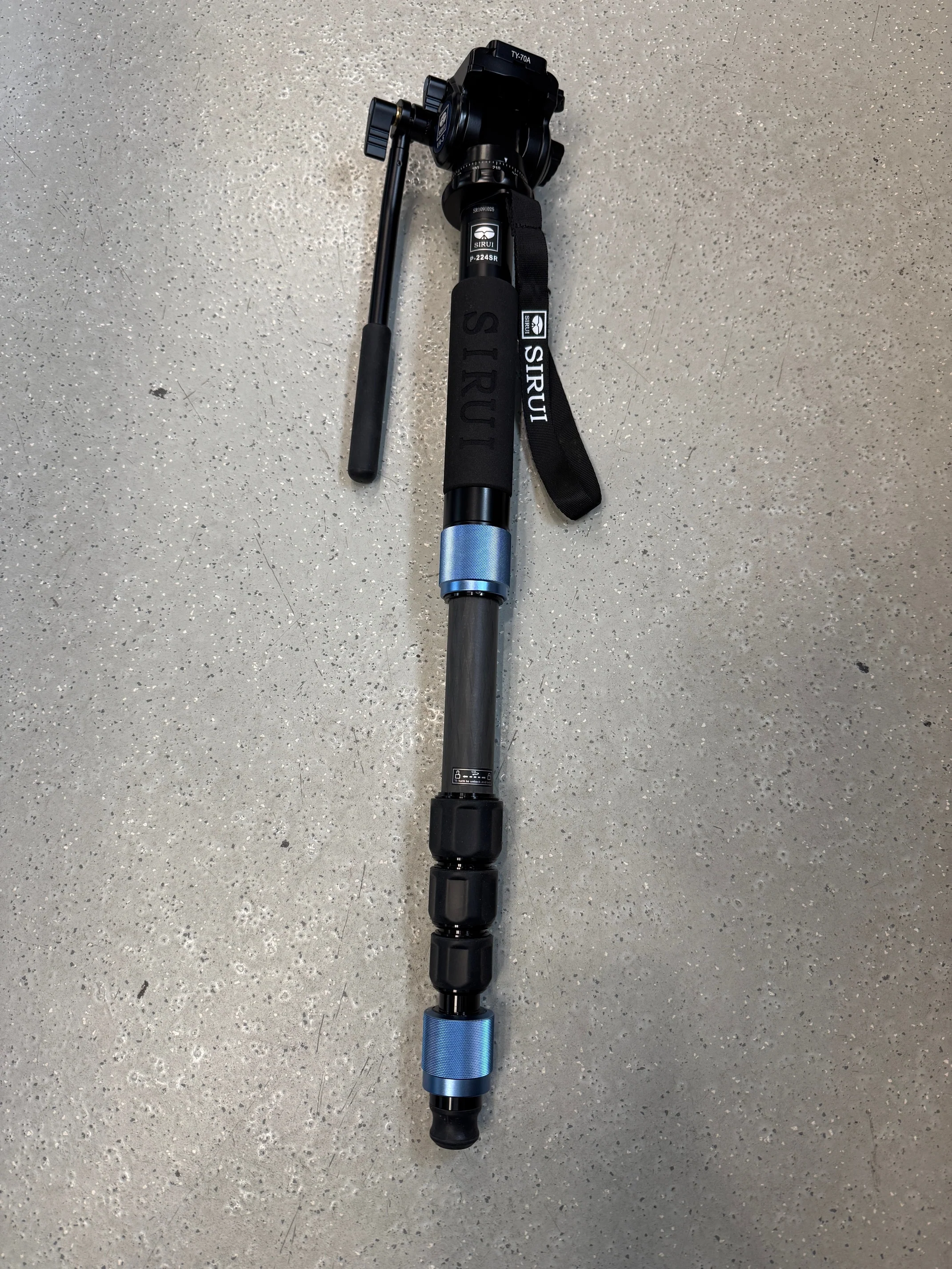 * USED * Sirui P-224SR Carbon Fiber Photo/Video Monopod and with VA-5 Fluid Video Head