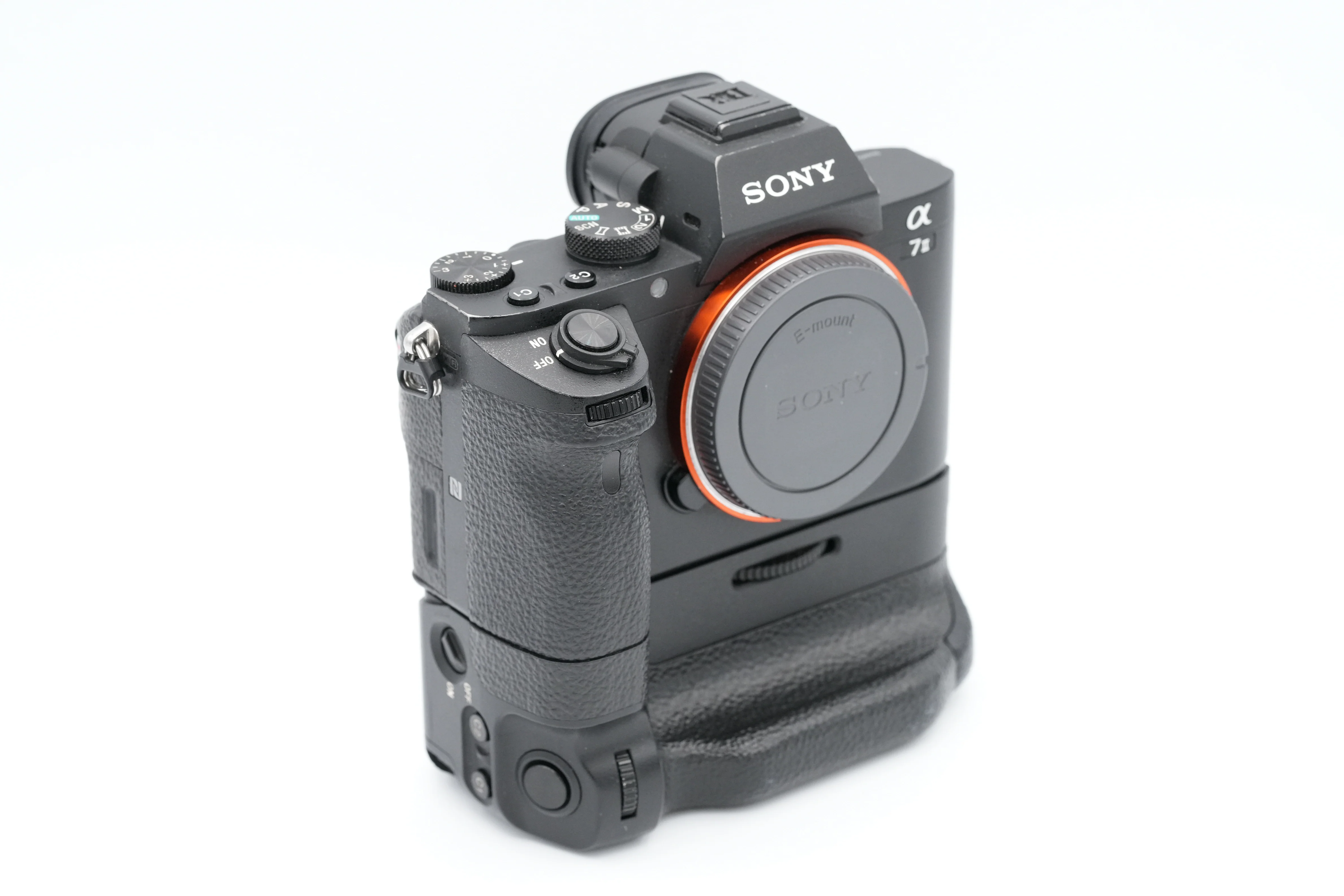 * USED * Sony a7 II Mirrorless Camera with VG-C2EM Battery Grip - Image 4