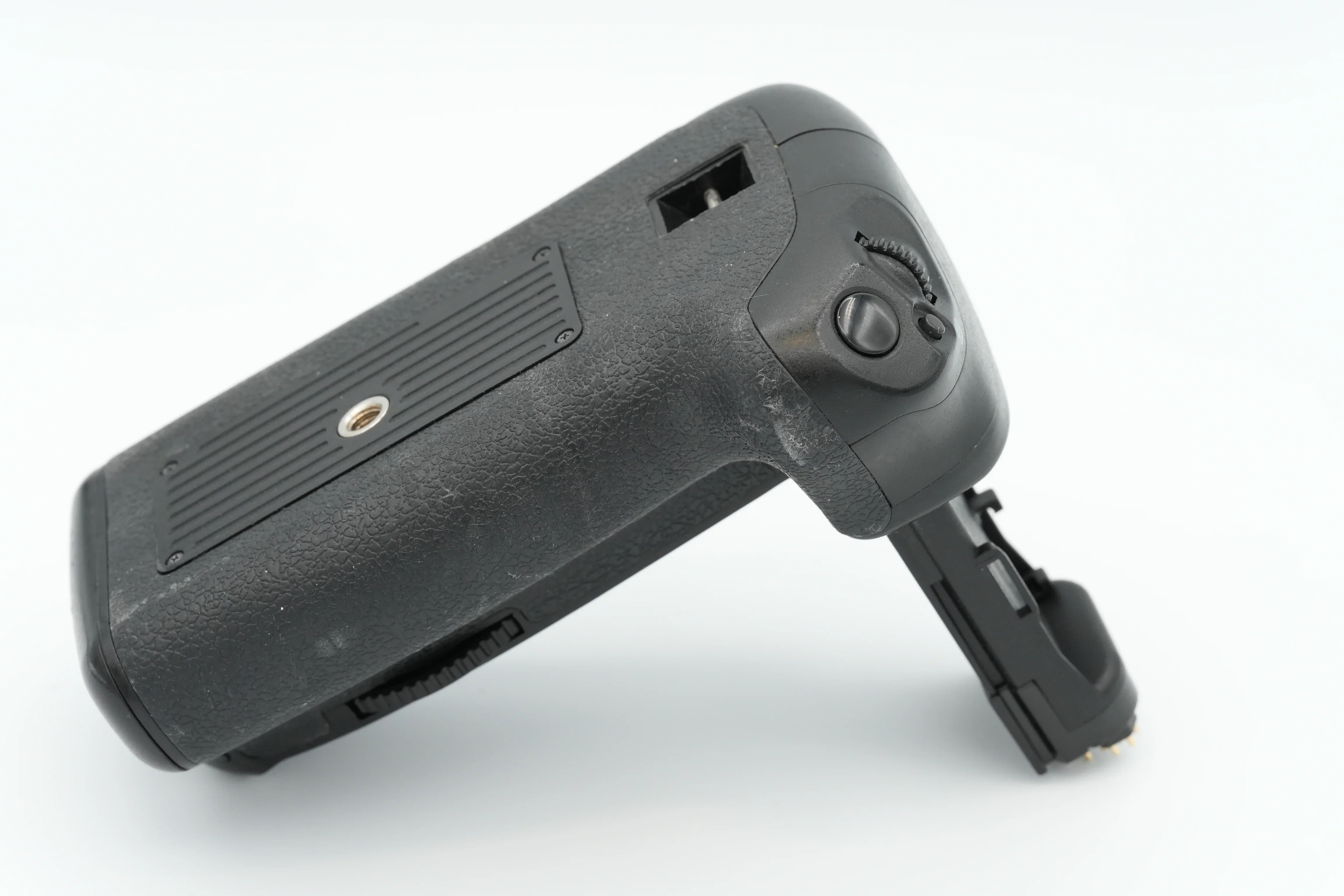 * USED * Vivitar Battery grip for Canon 70D/80D - Image 3