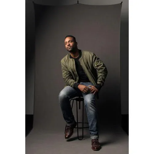 Westcott X-Drop Wrinkle-Resistant Backdrop Kit - Rich Black Sweep (5' x 12') - Image 8
